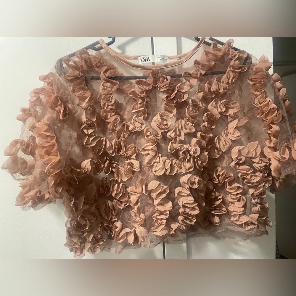 Super cute zara top, great for brunch